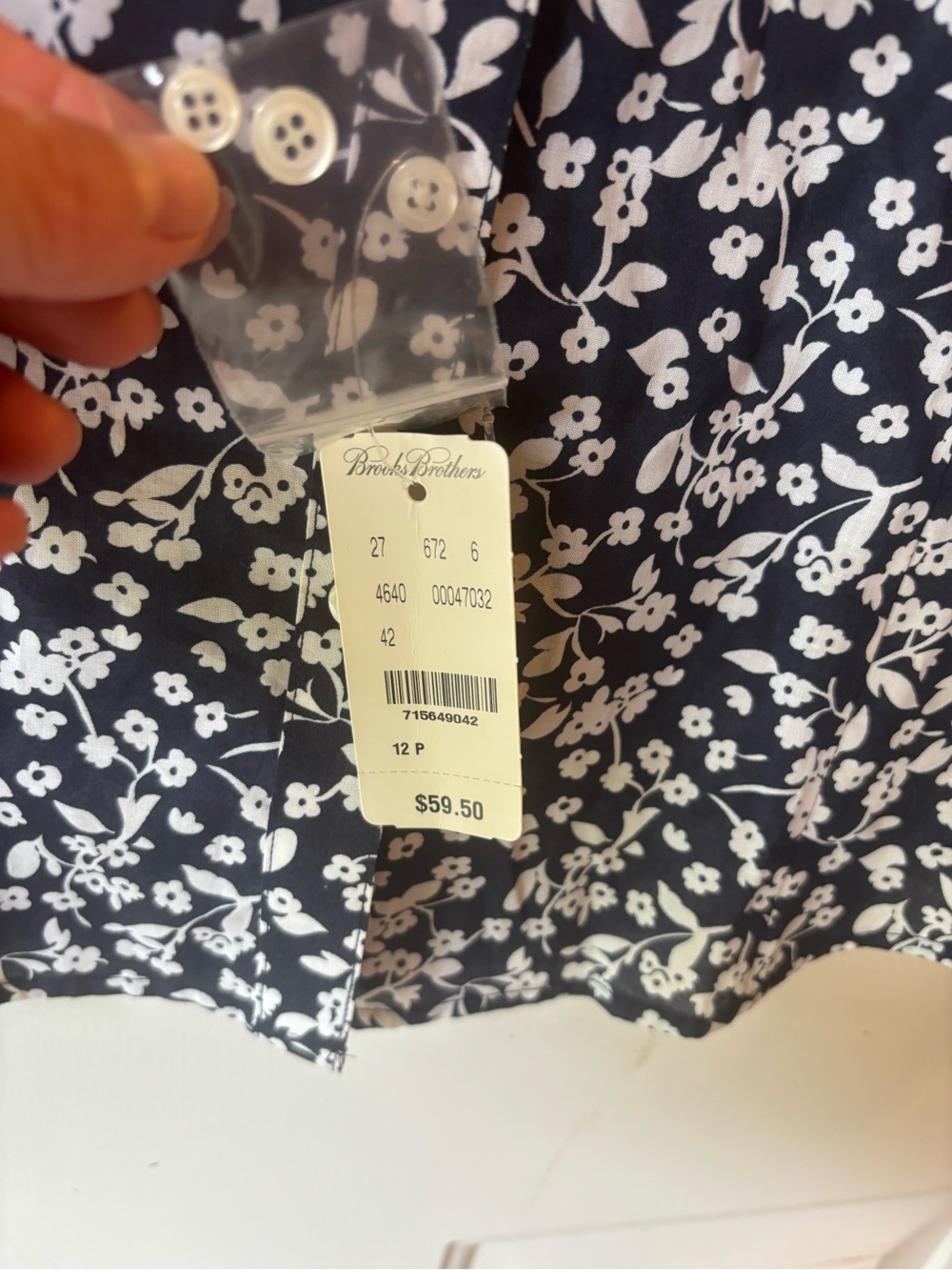 NWT Brooks Brothers 346 Petite Navy Floral Button Down Shirt 12P - Picture 4 of 5